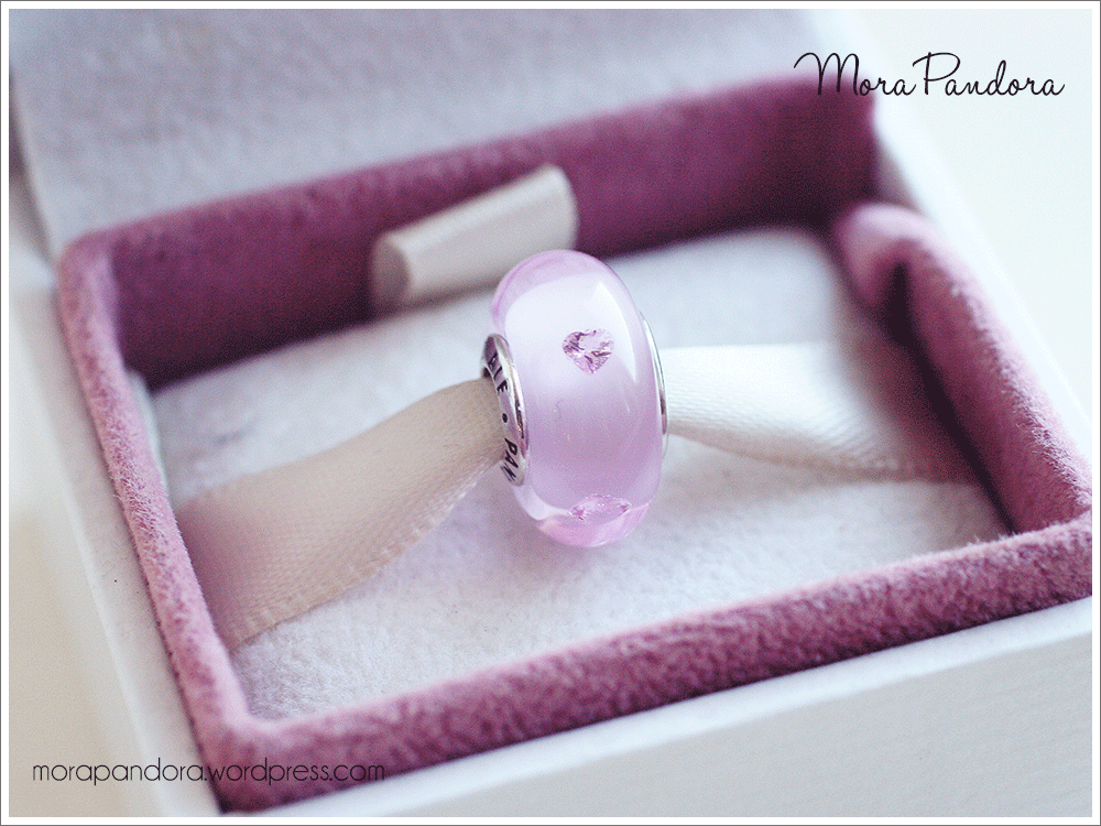 pandora-valentine's-2015-pink-hearts-murano-3