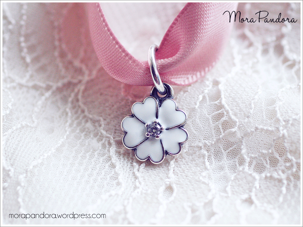 pandora spring 2015 white primrose pendant